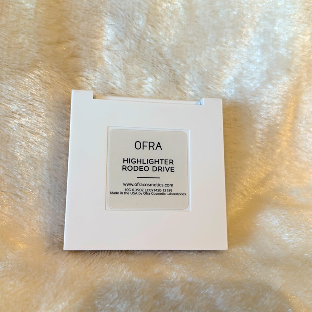 OFRA Cosmetics Highlighter in Rodeo Drive - Picture 4 of 5